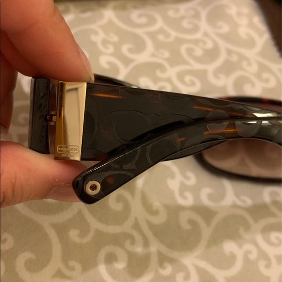 Brand New NWT Coach sunglasses 🕶.  With case - Picture 4 of 11